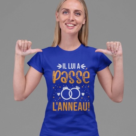 Il lui a passé l'anneau