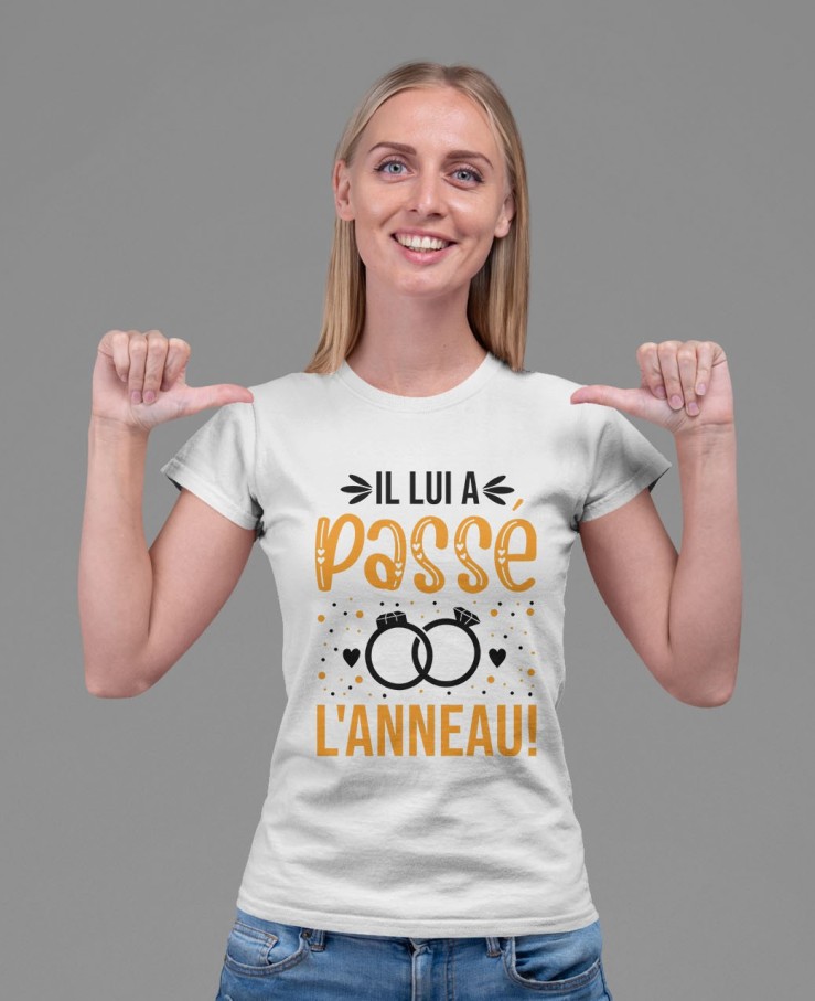 Il lui a passé l'anneau