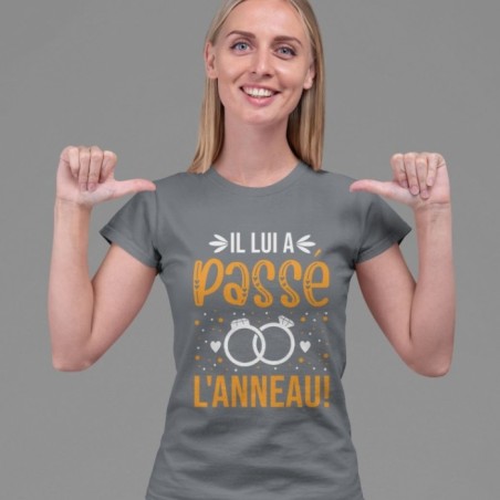 Il lui a passé l'anneau