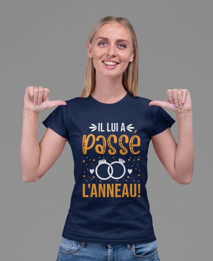 Il lui a passé l'anneau