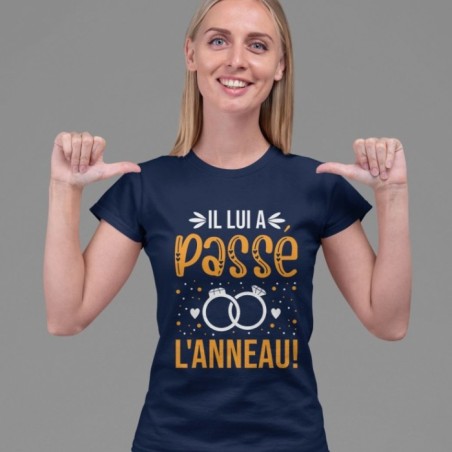 Il lui a passé l'anneau