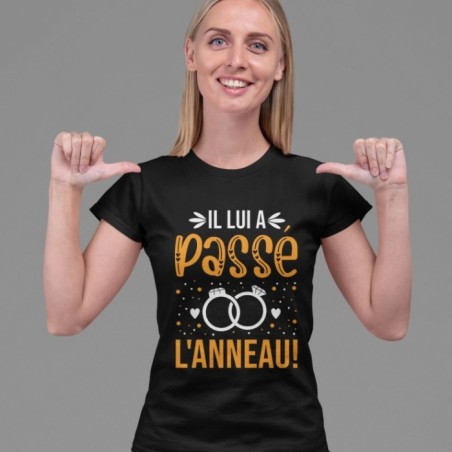 Il lui a passé l'anneau