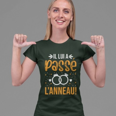 Il lui a passé l'anneau