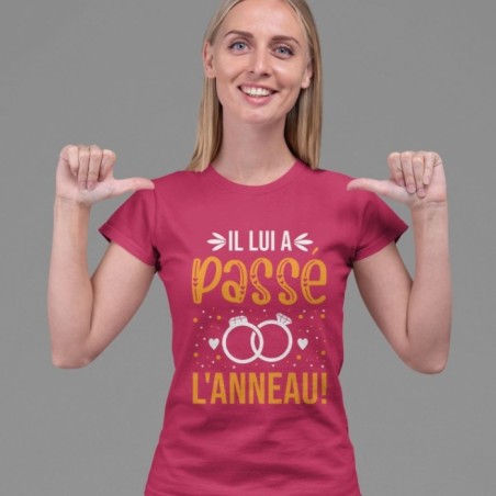 Il lui a passé l'anneau