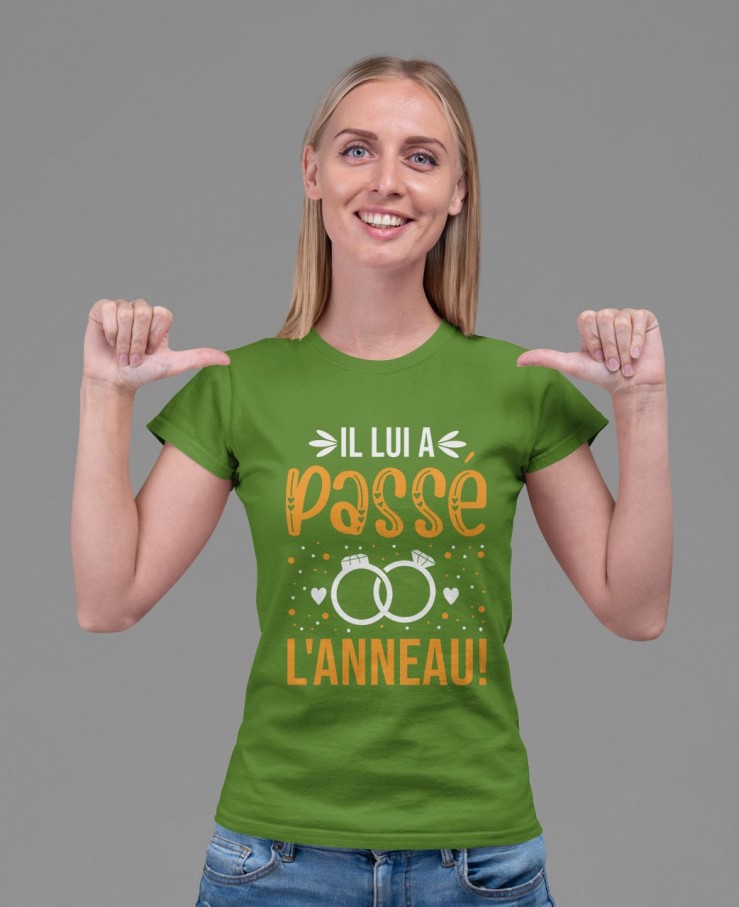 Il lui a passé l'anneau