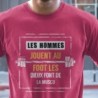Les homme jouent au foot